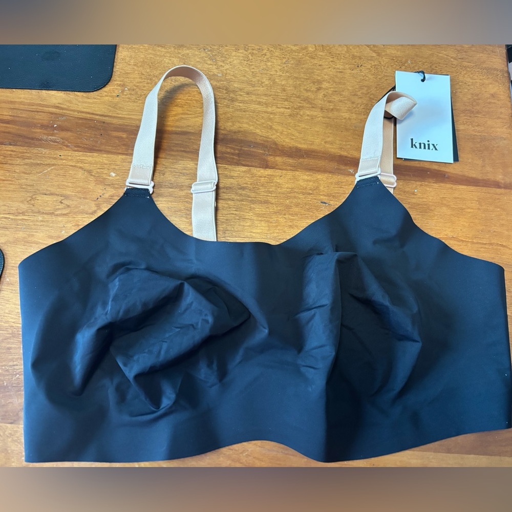 Knix Evolution Bra 8 ways to wear Black and Tan - Size 7